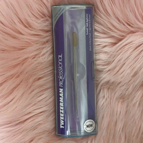 Brand New TWEEZERMAN PROFESSIONAL LASH APPLICATOR - Picture 1 of 3